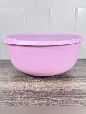 NEW Tupperware Pink Mixing Bowl with Lit